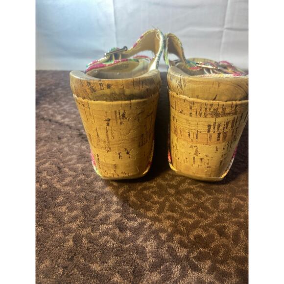 Unlisted , A Kenneth Cole production. - Picture 3 of 7